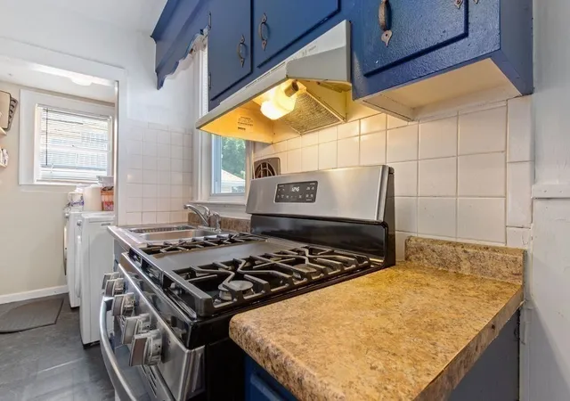 4th image of 616 Centre, Brockton, MA 02302 | MLS# 73553898