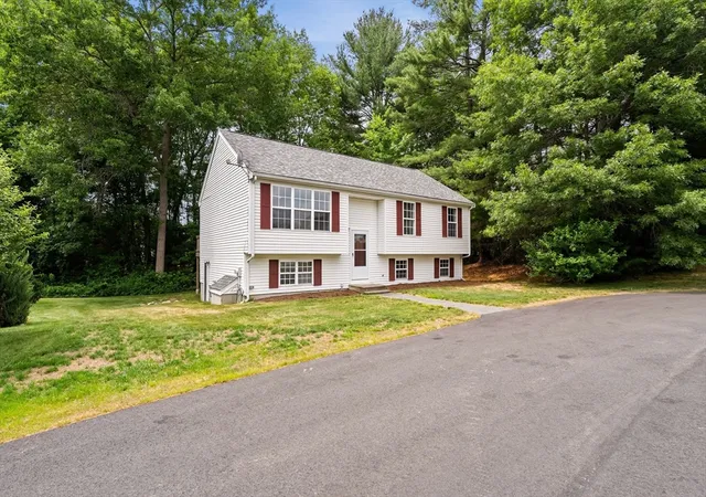 3rd image of 1020 Somerset Avenue #15, Dighton, MA 02764 | MLS# 73539897