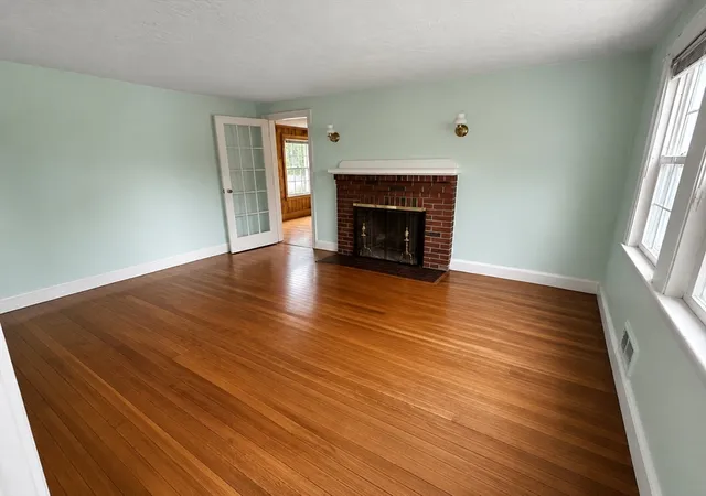 Homes for sale in Stoneham, MA | 63 Oak St, Stoneham, MA 02180 | MLS# 73518047