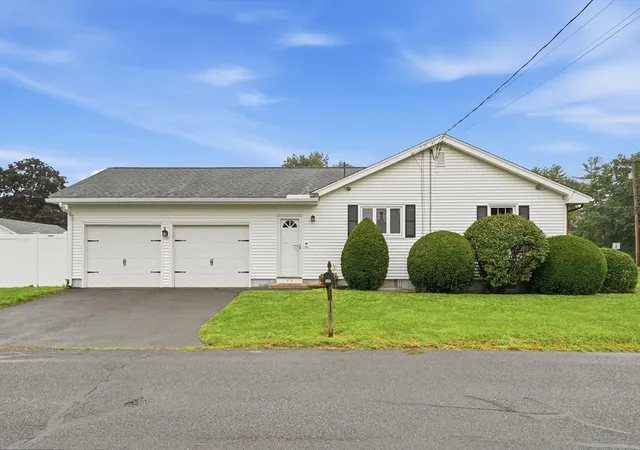 Photo 4 of Sale Pending at 478 Western Ave, Westfield, MA 01085 | MLS# 73565153 | Listing updated on 2026-09-02