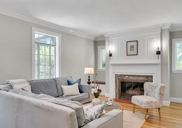 4th image of 72 Beverly Rd, Chestnut Hill, MA 02467 | MLS# 73569446