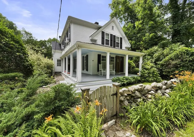 1st image of 807 Summer St, Marshfield, MA 02050 | MLS# 73541636