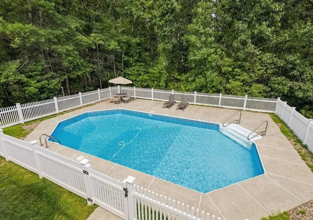 4th image of 247 Webster Woods Ln, North Andover, MA 01845 | MLS# 73550036