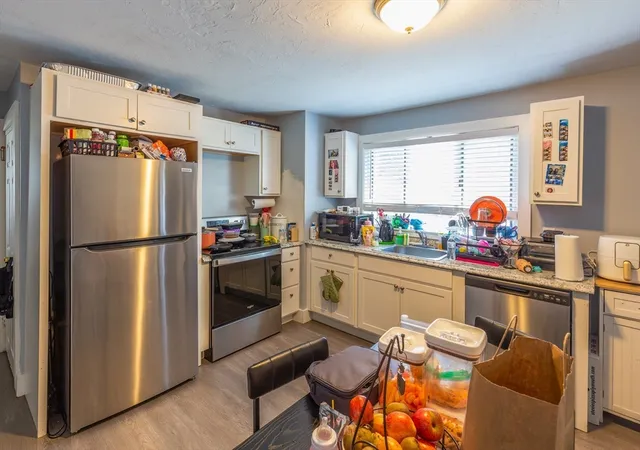 Listing Photo 4 - Condo for sale in building located at 36 Oak St, Plymouth, MA 02143