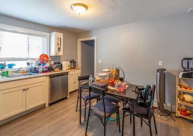 Listing Photo 5 - Condo for sale in building located at 36 Oak St, Plymouth, MA 02143