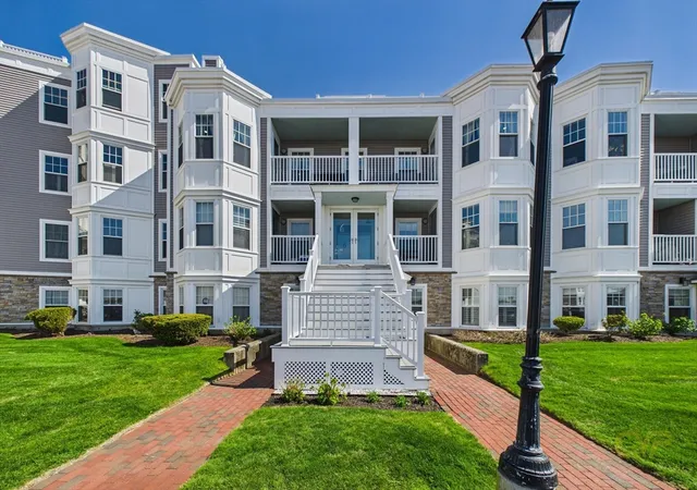 Homes for sale in Hull, MA | 15 Park Ave #211, Hull, MA 02045 | MLS# 73533947