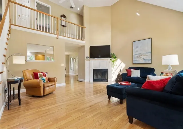 3rd image of 2 Laury Ln, Littleton, MA 01460 | MLS# 73527351