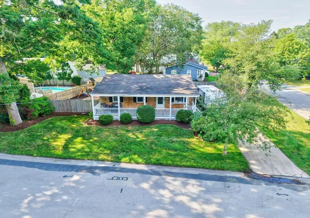 41st image of 403 Valley Rd, New Bedford, MA 02745 | MLS# 73548765
