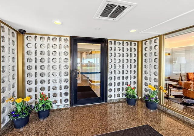 3rd image of 300 Lynn Shore Dr, Lynn, MA 01902