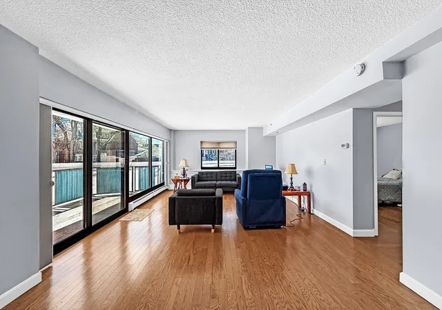 5th image of 300 Lynn Shore Dr, Lynn, MA 01902