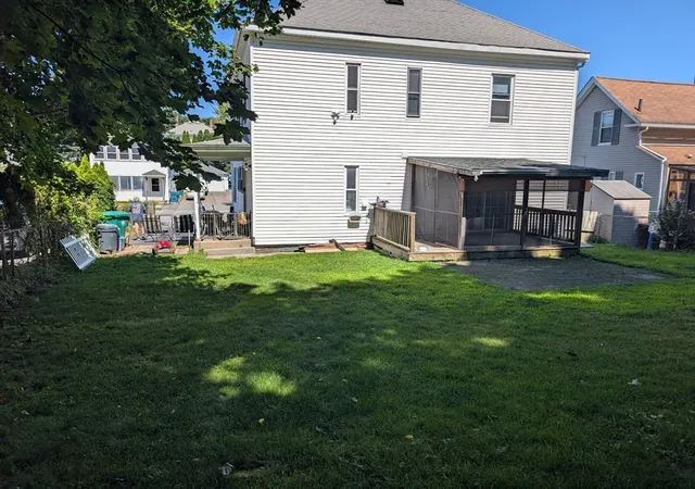 3rd image of 269 Oak St, Clinton, MA 01510 | MLS# 73558947