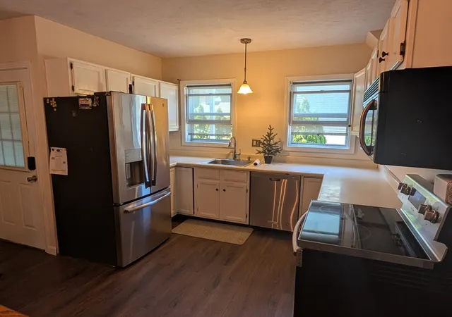 4th image of 269 Oak St, Clinton, MA 01510 | MLS# 73558947