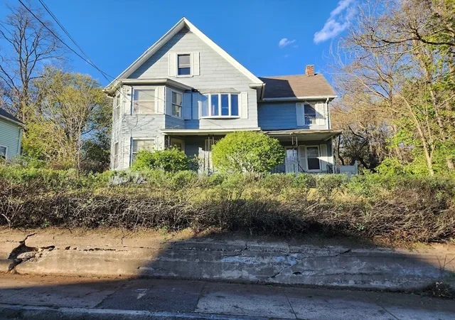 Homes for sale in Chicopee, MA | 156 Grattan St, Chicopee, MA 01020 | MLS# 73530714