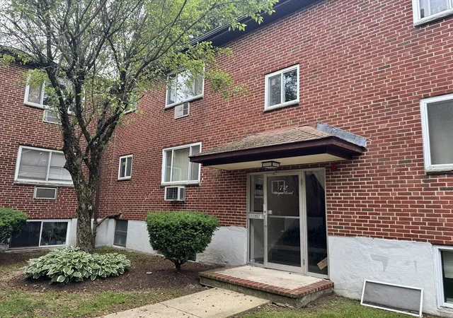 2nd image of 72 Bryon Rd #2, Chestnut Hill, MA 02467 | MLS# 73564068