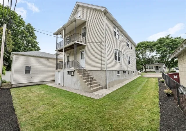 4th image of 213-215 Main St, Melrose, MA 02176 | MLS# 73546276