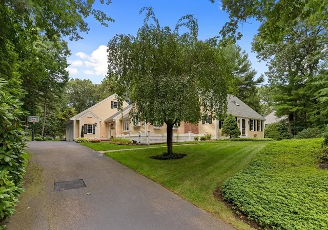 Photo 3 of Sale Pending at 22 Westover Dr, Lynnfield, MA 01940 | MLS# 73562331 | Listing updated on 2026-10-01
