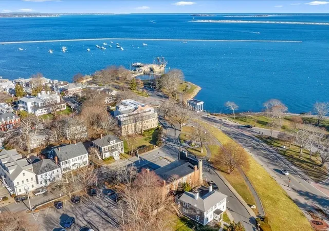 Photo 3 of House for sale at 8 Carver St, Plymouth, MA 02360 | MLS# 73402676 | Listing updated on 2026-01-11
