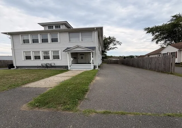 3rd image of 11 Chateaugay St, Chicopee, MA 01020 | MLS# 73543568