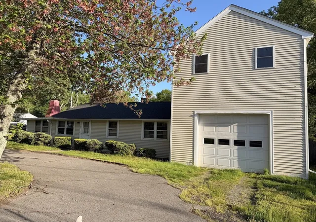 3rd image of 167 Schoosett St, Pembroke, MA 02359 | MLS# 73522382
