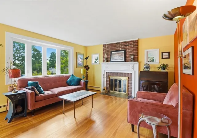 Photo 2 of Sale Pending at 11 Farmington Cir, Marlborough, MA 01752 | MLS# 73562092 | Listing updated on 2026-09-18