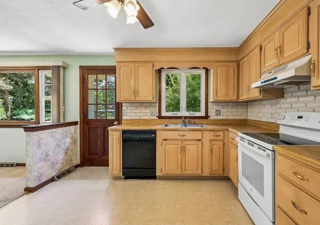 2nd image of 60 Forest Hill Rd, Feeding Hills, MA 01030 | MLS# 73558586