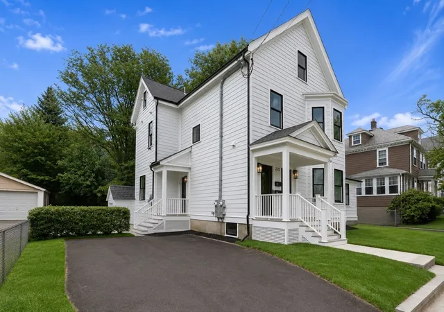 3rd image of 220 Sycamore St, Watertown, MA 02472
