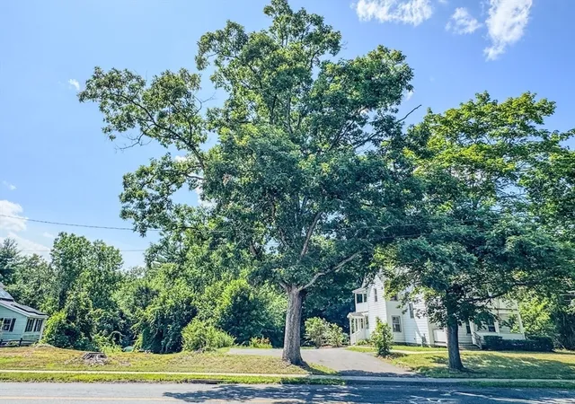 Photo 2 of Sale Pending at 344 Conway St, Greenfield, MA 01301 | MLS# 73555588 | Listing updated on 2026-09-18