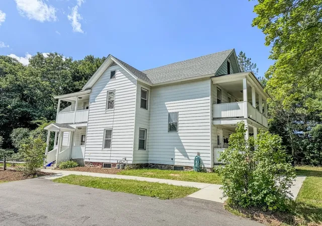 Photo 3 of Sale Pending at 344 Conway St, Greenfield, MA 01301 | MLS# 73555588 | Listing updated on 2026-09-18