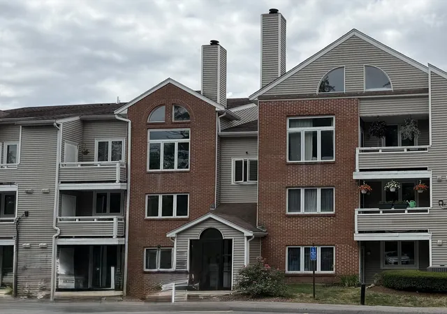 2nd image of 10 Chapman St #208, East Weymouth, MA 02189 | MLS# 73564373