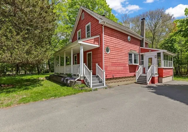 Homes for sale in Foxboro, MA | 12 Elm St, Foxboro, MA 02035 | MLS# 73521206