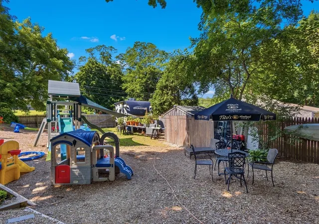 33rd image of 53 Wareham St, Middleboro, MA 02346 | MLS# 73548524