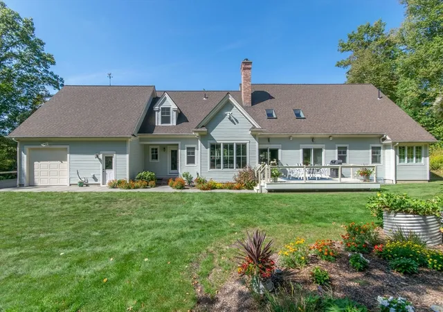 4th image of 7 Western View Rd, Holyoke, MA 01040 | MLS# 73437305