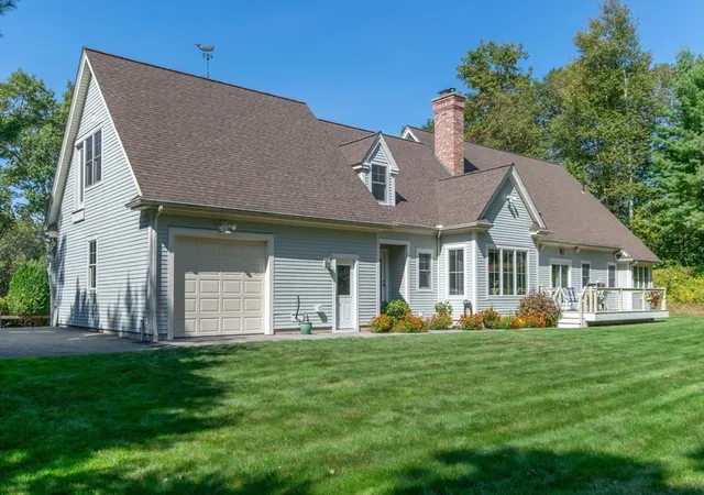 5th image of 7 Western View Rd, Holyoke, MA 01040 | MLS# 73437305