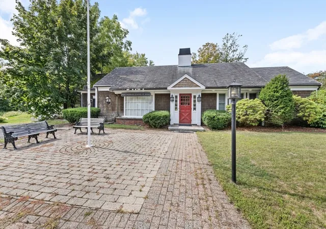 1st image of 11 Maple St, West Newbury, MA 01985 | MLS# 73546314