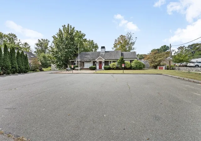 3rd image of 11 Maple St, West Newbury, MA 01985 | MLS# 73546314