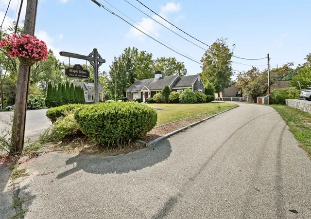 4th image of 11 Maple St, West Newbury, MA 01985 | MLS# 73546314