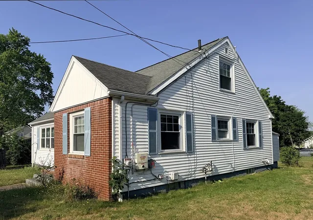 2nd image of 12 Miller St, Blackstone, MA 01504 | MLS# 73544478