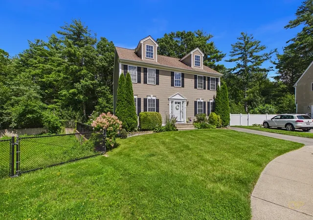 2nd image of 76 Erin Ct, New Bedford, MA 02745 | MLS# 73561132
