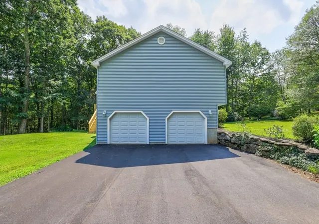 3rd image of 23 Sherwood Dr, Spencer, MA 01562 | MLS# 73561629