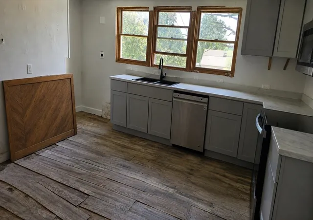 Photo 4 of Single family home for sale at 23 Walnut St, Pittsfield, MA 01201 | MLS# 73566686 | Listing updated on 2026-09-04