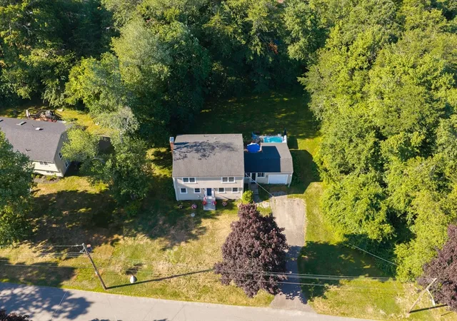 4th image of 12 Cairnslea Ln, Scituate, MA 02066 | MLS# 73554411