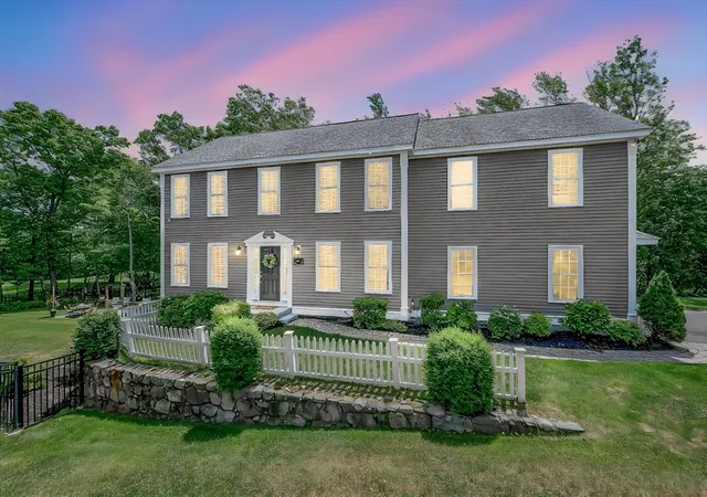 42nd image of 103 Meadow Creek Dr, Dracut, MA 01826 | MLS# 73539143