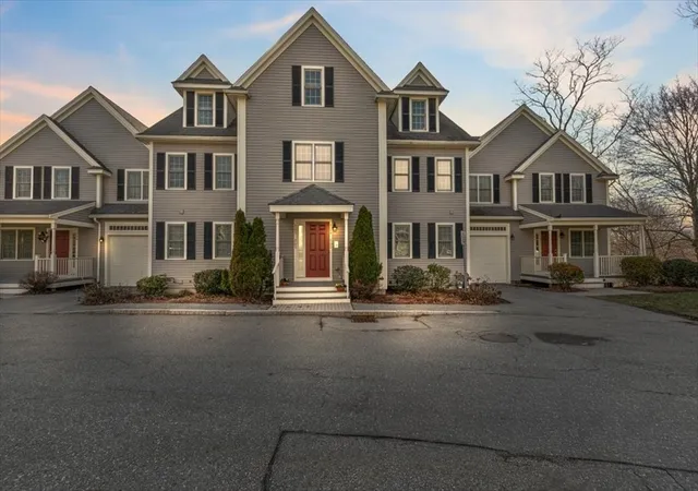 1st image of 10 Cunningham Ln #204, Billerica, MA 01821 | MLS# 73534377
