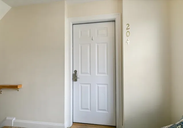 4th image of 10 Cunningham Ln #204, Billerica, MA 01821 | MLS# 73534377