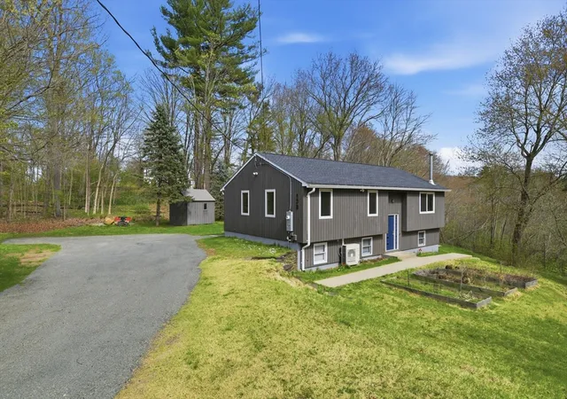 Homes for sale in Easthampton, MA | 138 West St, Easthampton, MA 01027 | MLS# 73507885