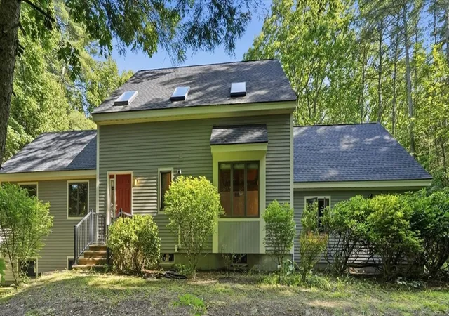 1st image of 470 Montague Rd, Sunderland, MA 01375 | MLS# 73541919