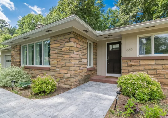 4th image of 669 Westhampton Rd, Florence, MA 01062 | MLS# 73536458