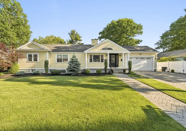 Homes for sale in Lynnfield, MA | 6 Suntaug Street, Lynnfield, MA 01940 | MLS# 73533575
