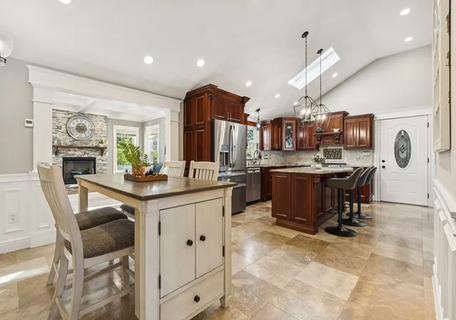 4th image of 6 Suntaug Street, Lynnfield, MA 01940 | MLS# 73533575