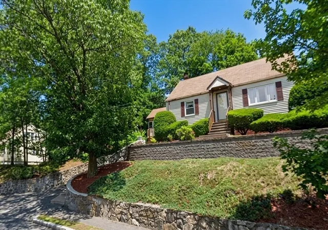 3rd image of 19 Saville St, Saugus, MA 01906 | MLS# 73510598